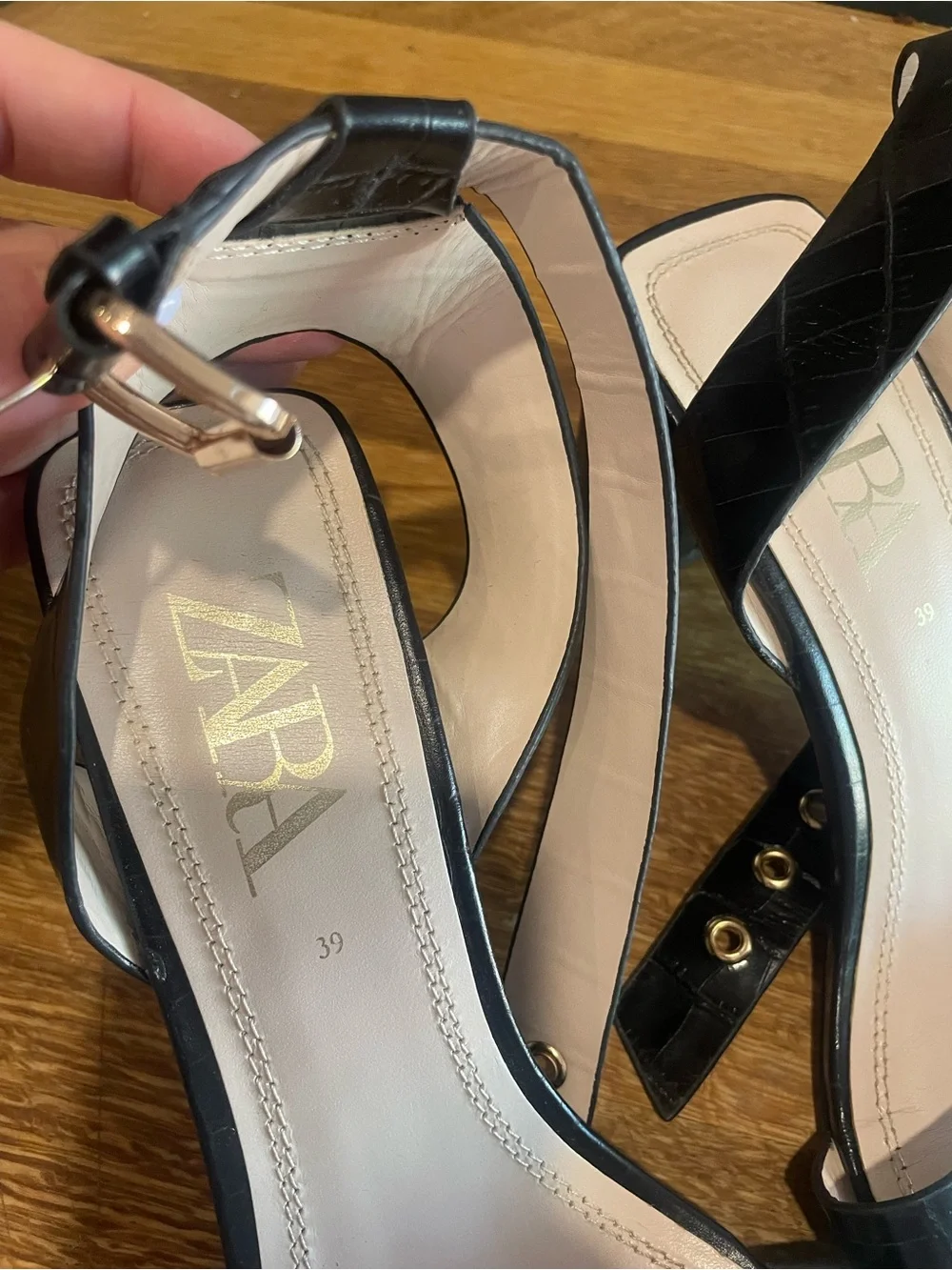 Zara Black Croc-Embossed Slingback Block Heels - Picture 2 of 4